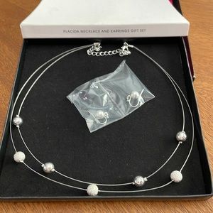 NIB Avon Placida Necklace and Earrings Gift Set